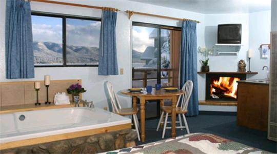 Big Bear Lakefront Lodge Kamer foto